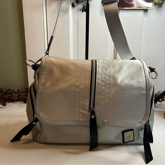 IHKWIP The City Crossbody Satchel Silver - Picture 2 of 11